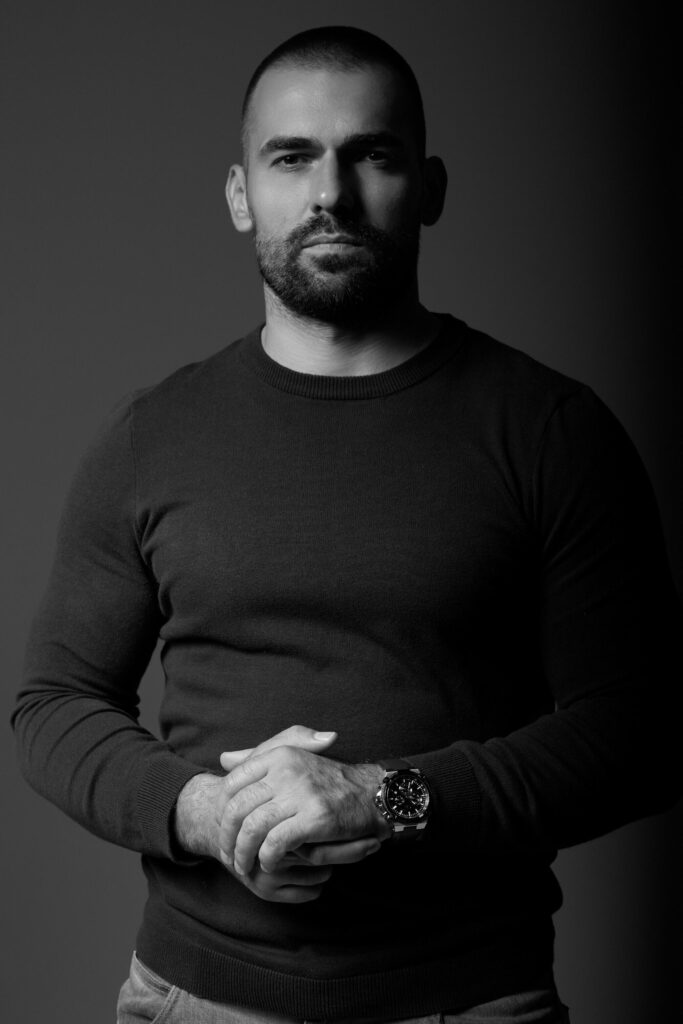 wykrywanie podsłuchu w smartfonie - cyberprzestępców detektyw Marcin Filipiak